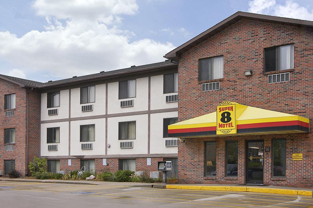 Super 8 By Wyndham Omaha/West Dodge Motel Eksteriør billede