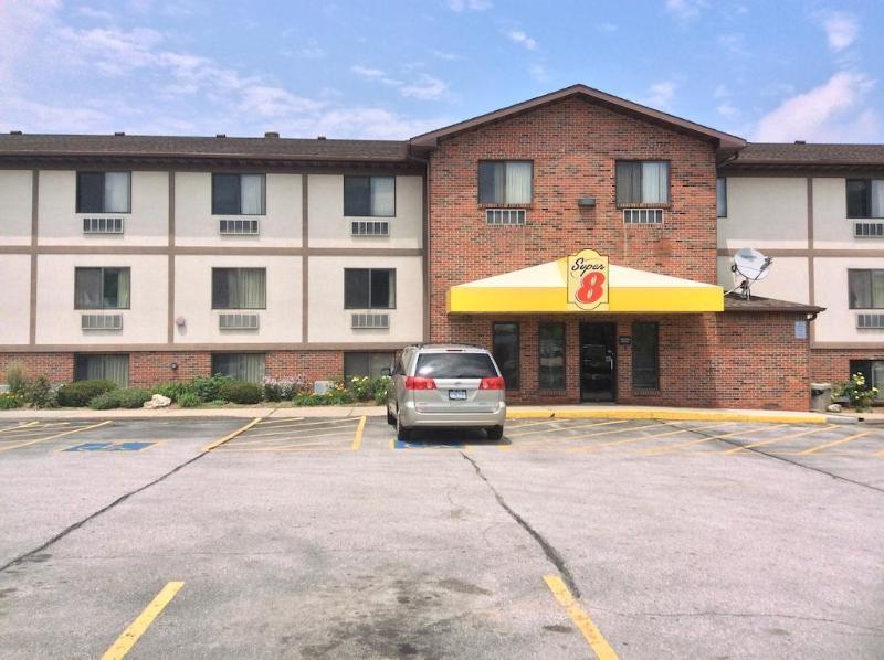 Super 8 By Wyndham Omaha/West Dodge Motel Eksteriør billede